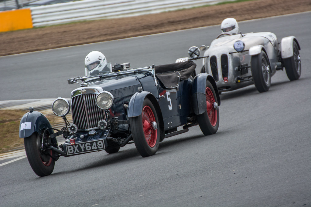 Vintage racing at the Pomeroy Trophy