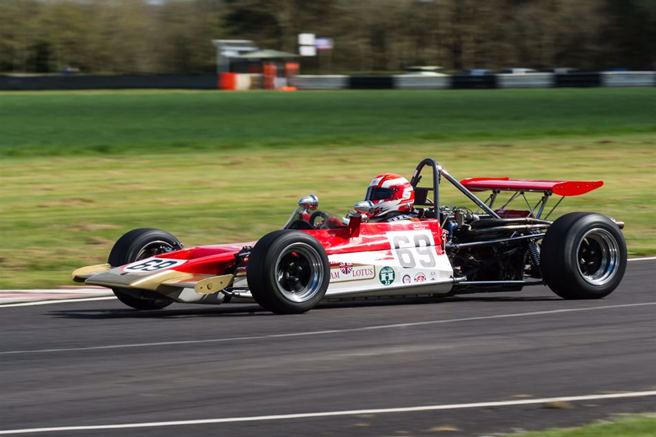 Historic racing at the HSCC Autumn Classic at Castle Combe circuit
