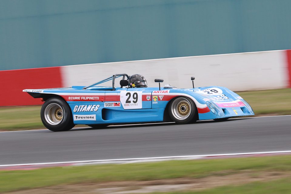 Histroric sports car racing features at the HSCC Donington event