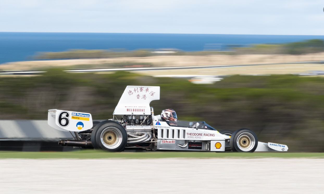 Historic formula 5000 racing at the Phillip Island Classic 